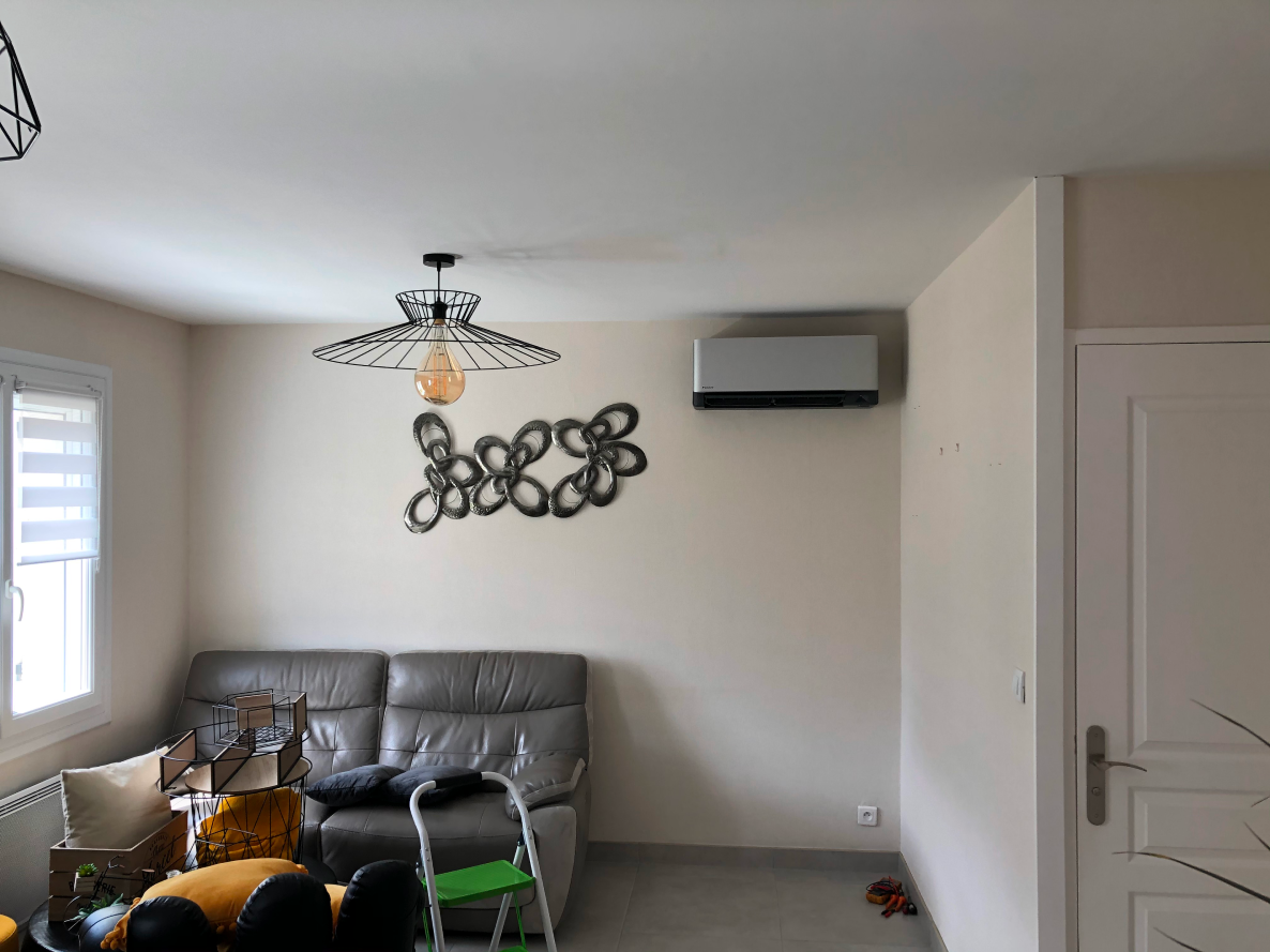 Geoclimat Pompes A Chaleur A Saint Jean Le Blanc Pres De Orleans Mural Daikin Stylish FTXA Alu